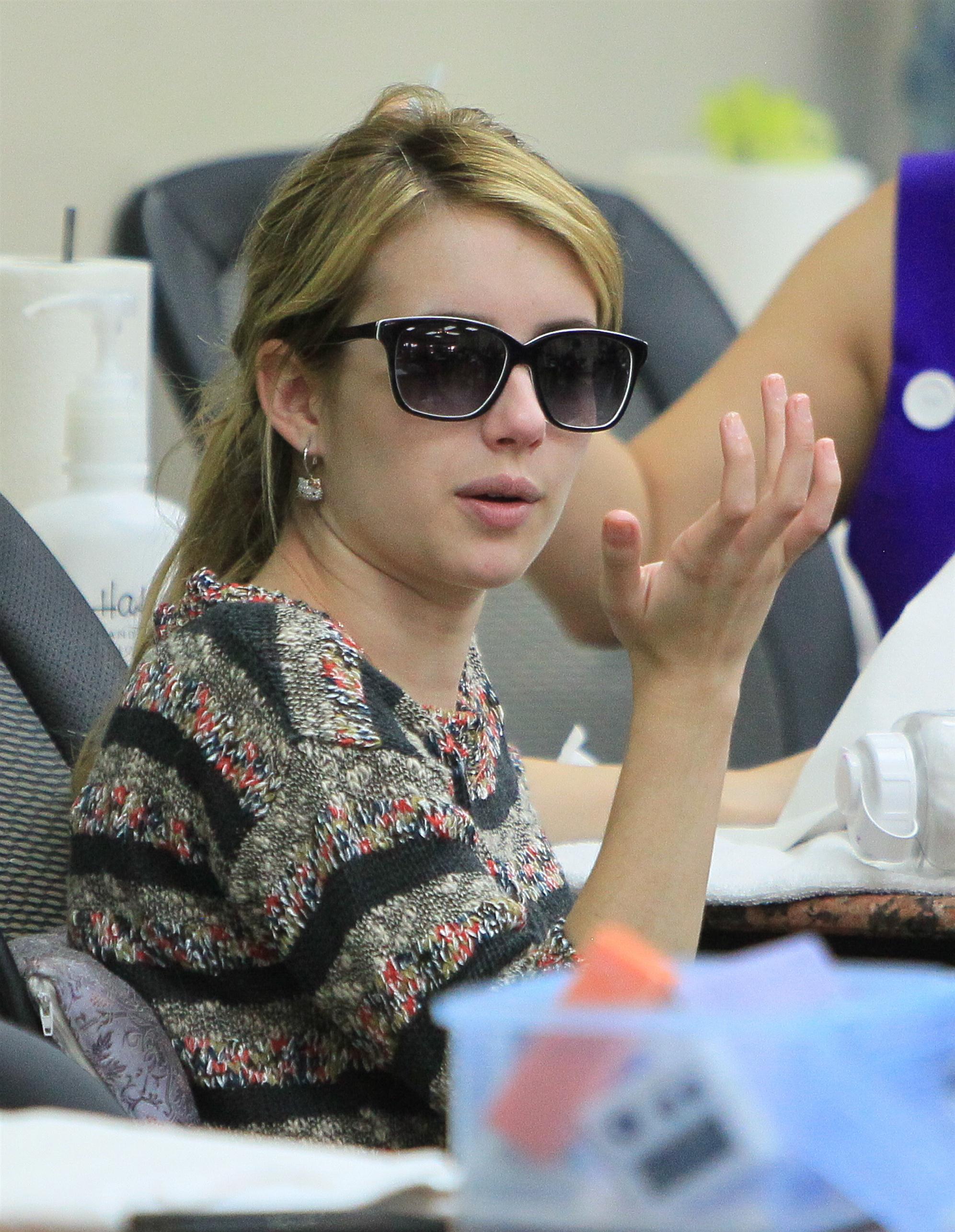 Emma Roberts leaving a nail salon in Beverly Hills photos | Picture 63914